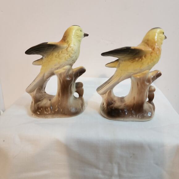 Pair Vintage Japan Gold Finch Bird Figurines Hand Painted Ceramic - Picture 6 of 8
